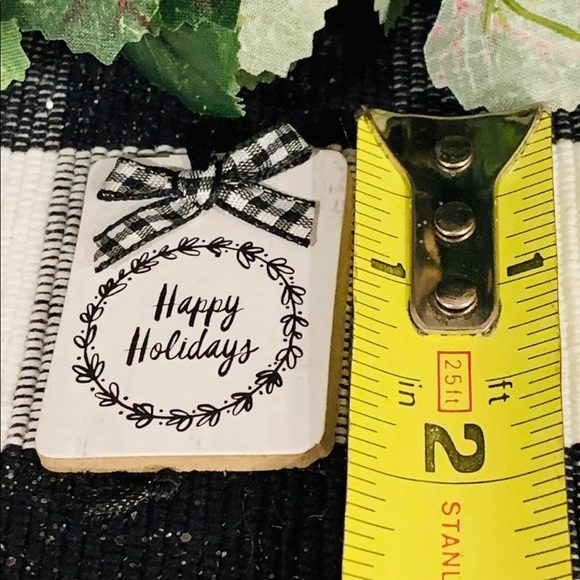 6 Pieces: 3 White Gnomes, 3 Black & White Mini Sign Ornaments - Picture 8 of 8